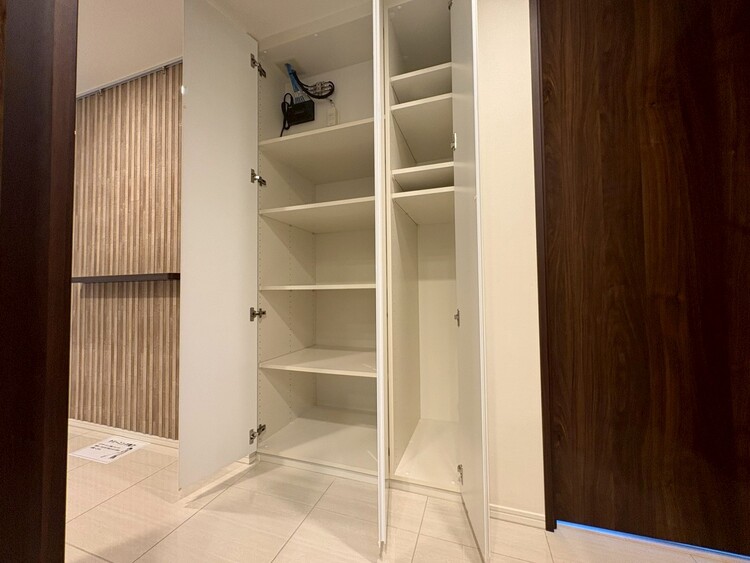 その他 家電やスーツケース、ストック品など何でも片付く嬉しい空間です。