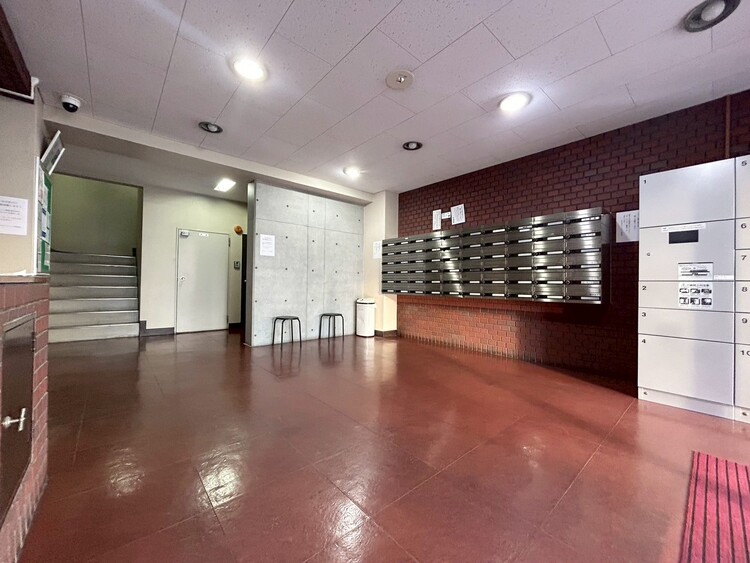 その他 館内は静寂な中が保たれており、管理が行き届いている印象を受けました。