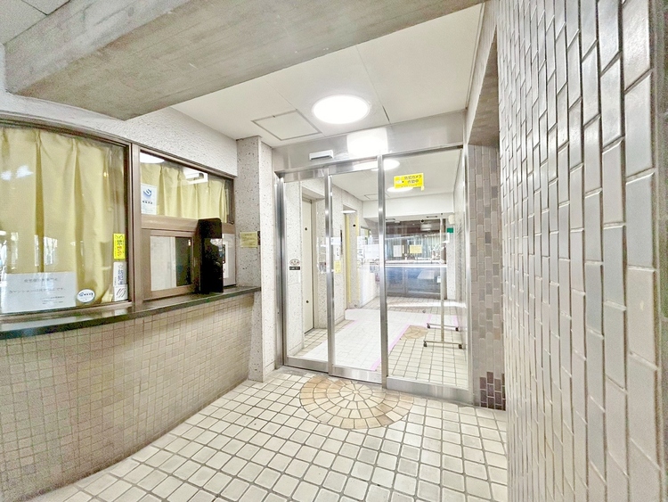 その他 上質感漂う玄関アプローチです。