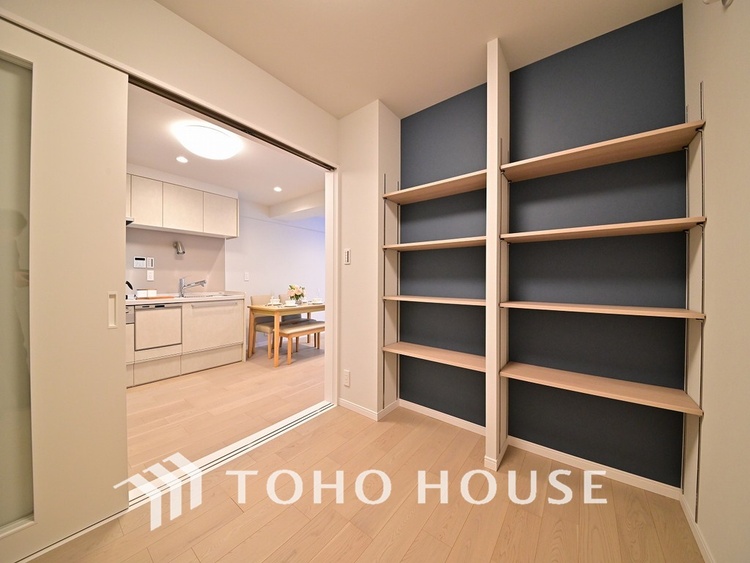 内装 シンプルですっきりとした室内は飽きのこない居心地の良い雰囲気です