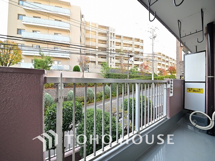 バルコニー 陽当たり良好なバルコニー