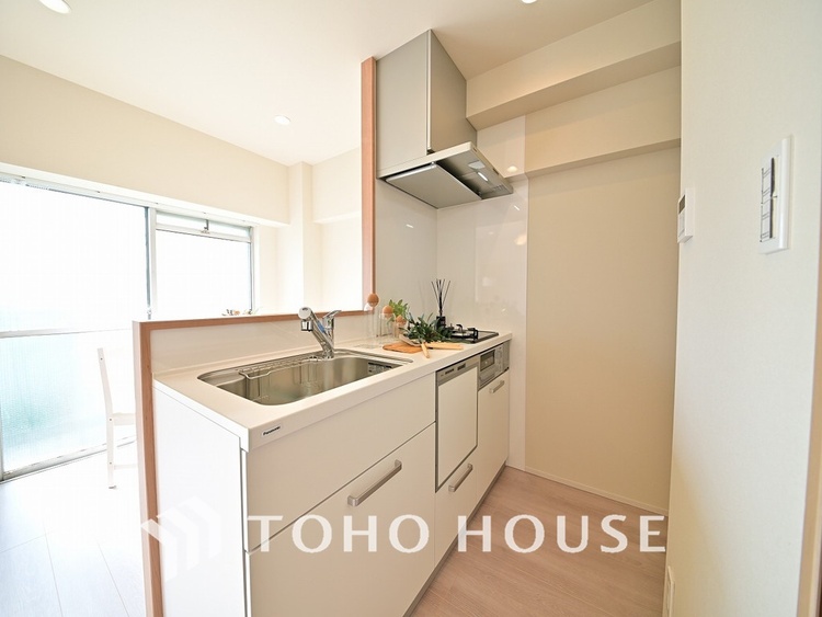 キッチン シンプルな部屋の雰囲気に溶け合うナチュラルキッチン