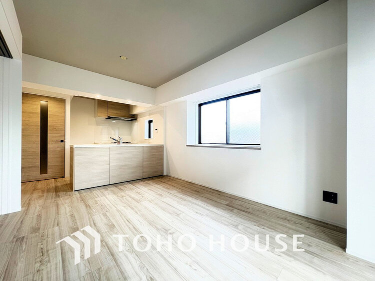 内装 広がりのある住空間、家族が集まるリビング・ダイニング