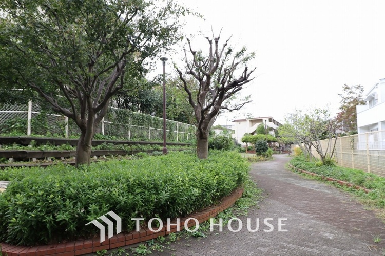 周辺 東山野広場　距離230ｍ