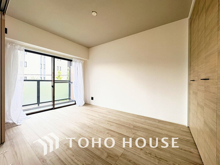 内装 1日の疲れを癒し、心地よく寛げるようゆったりとした広さをしています