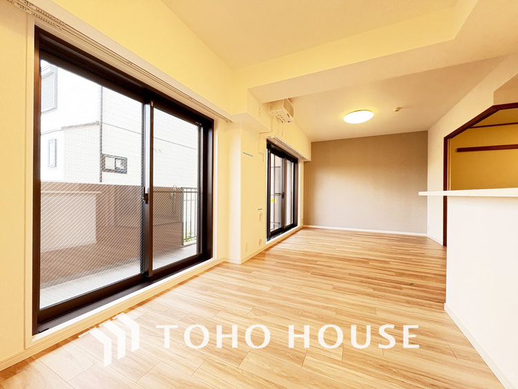 内装 広がりのある住空間、家族が集まるリビング・ダイニング