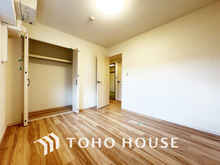 内装 シンプルですっきりとした室内は飽きのこない居心地の良い雰囲気です