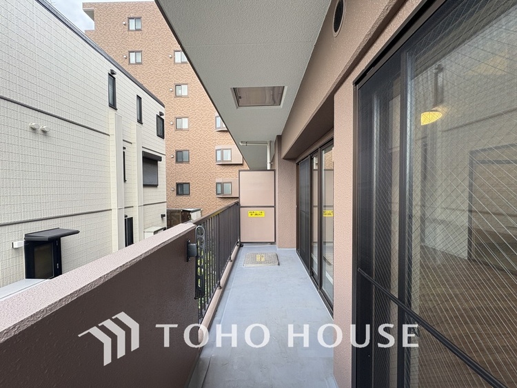 バルコニー 陽当たり良好なバルコニー