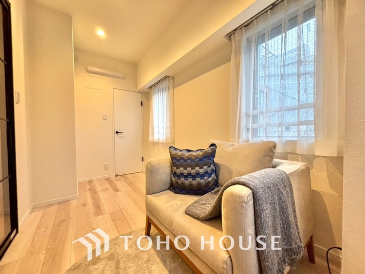 内装 感性を育むプライベートルームはシンプルでスマートな空間。好みの空間で読書をしたり、音楽を聞いたりと一人の時間も充実したものにできます。