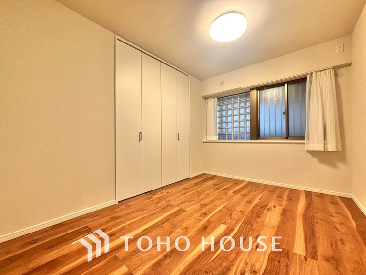 内装 感性を育むプライベートルームはシンプルでスマートな空間。好みの空間で読書をしたり、音楽を聞いたりと一人の時間も充実したものにできます。