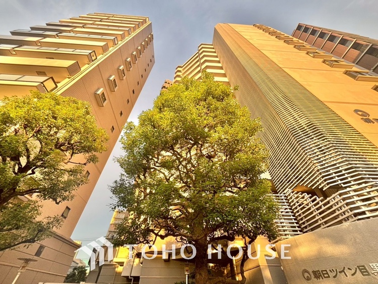 外観 漂う上質な空気感、マンションに入れば「おかえりなさい」と笑顔で迎えてくれるエントランス。最良の心配りを感じるマンションでした。