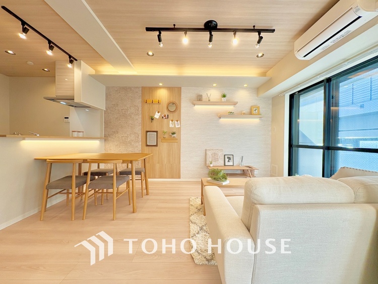 内装 「想像していた以上に広い」が写真を撮っているときの感想です。家事動線に配慮したプランによりご家族がくつろげる明るく広い空間が確保できました。