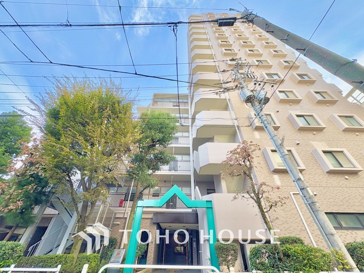 外観 漂う上質な空気感、マンションに入れば「おかえりなさい」と笑顔で迎えてくれるエントランス。最良の心配りを感じるマンションでした。