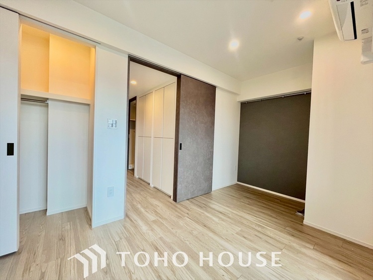 内装 見上げれば高い空。手を伸ばせば吸い込まれそうな突き抜ける空間。空が高いと気持ちも高揚します。空さえも楽しむ生活を始めませんか。