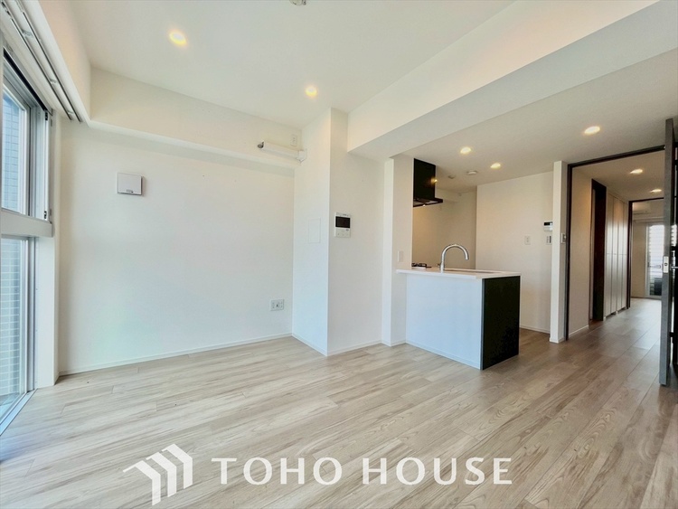 キッチン 毎日料理をする、料理が好き、家族が多くて量を作る必要がある、等の方々にとっては必須の３口コンロ。同時進行で効率アップはもちろん鍋を移動する回数が減り、無駄な動きを軽減することが出来ます。