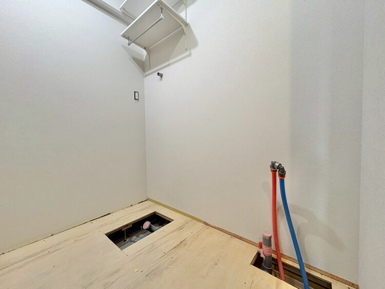 その他 清潔感を感じられる洗面化粧台。