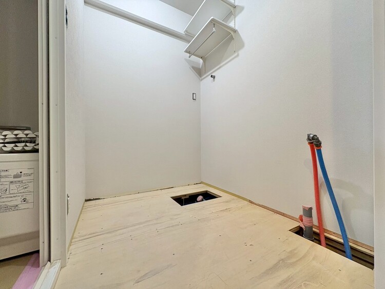 その他 十分な広さの脱衣所。