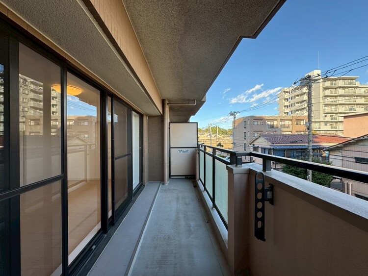 その他 朝の澄んだ空気や、夕方に吹く清々しい風を感じられるバルコニー。