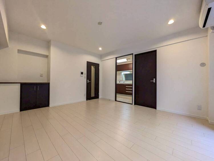 居間 伸びやかな空間のなかで、ゆったりとしたひとときを過ごせます。