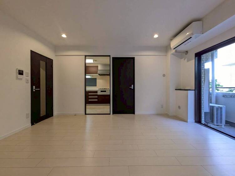 居間 シンプルな内装と偏り過ぎないデザインで統一しました。