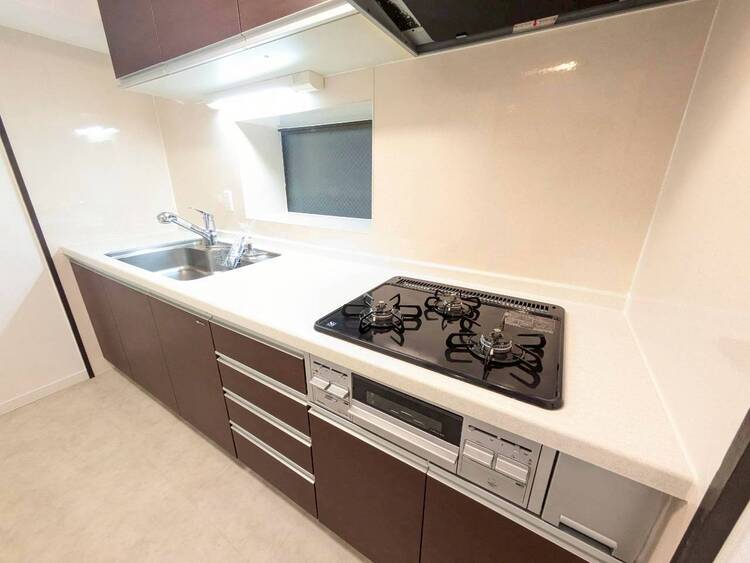 キッチン 使いやすくスタイリッシュなキッチン空間になっております。