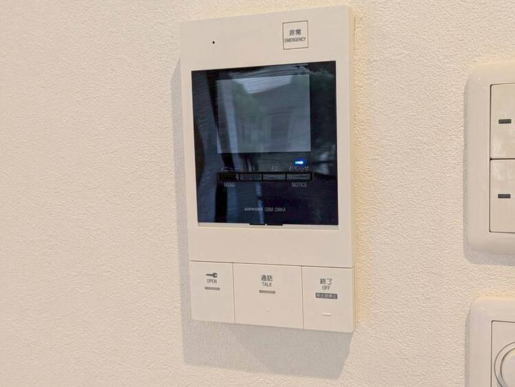 設備 誰が来てもわかる様にモニター付きインターホンを設置。