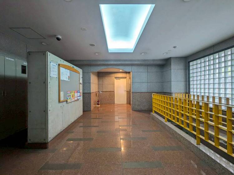 その他 館内は静寂な中が保たれており、管理が行き届いている印象を受けました。