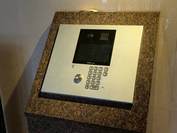 その他 誰が来てもわかる様にモニター付きインターホンを設置。