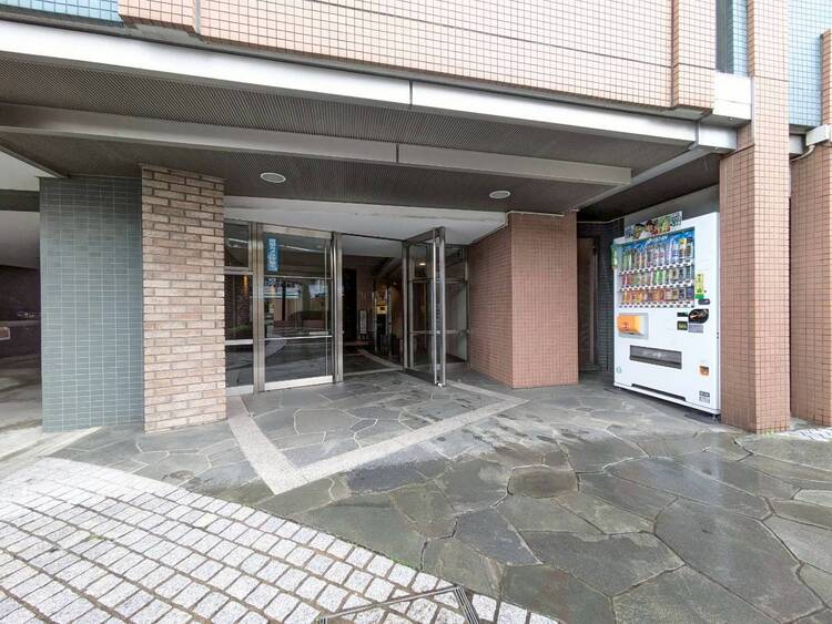 その他 上質感漂う玄関アプローチです。