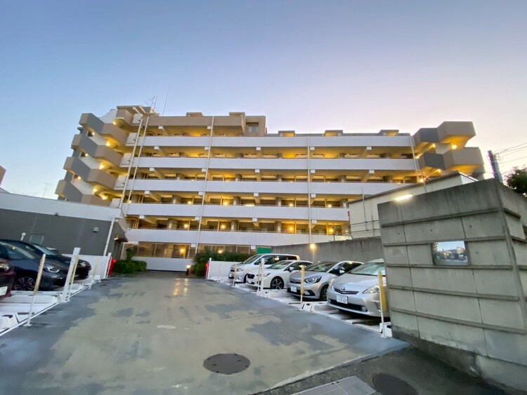 その他 駐車スペースが嬉しいですね。※空き状況は都度ご確認下さい。