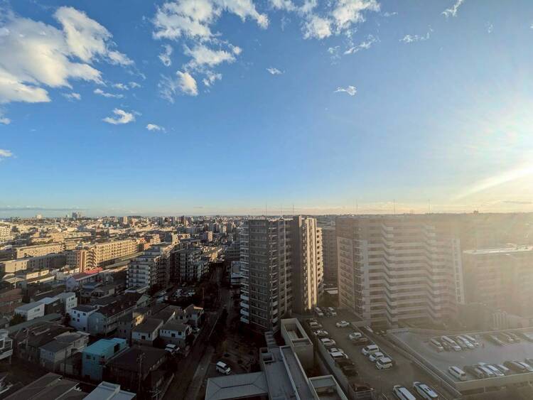 バルコニー 陽当たり・通風・開放感に恵まれた環境です。