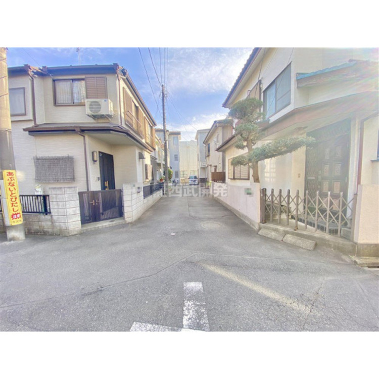 外観 11月7日撮影/通路部分