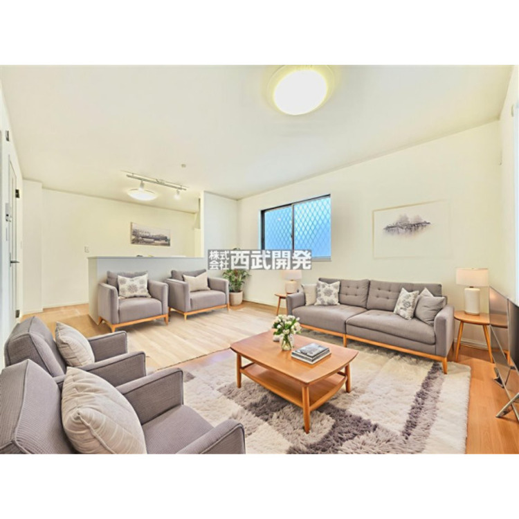 居間 配置してある家具や小物はCGによるイメージです。