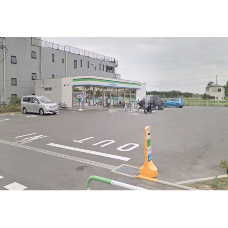 周辺 ファミリーマート(約300m)