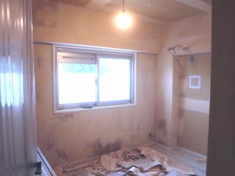 内装 洋室4.5帖　居室には収納スペースが豊富なため、シンプルですっきりとした暮らしが実現できます。（2025.10.21撮影）