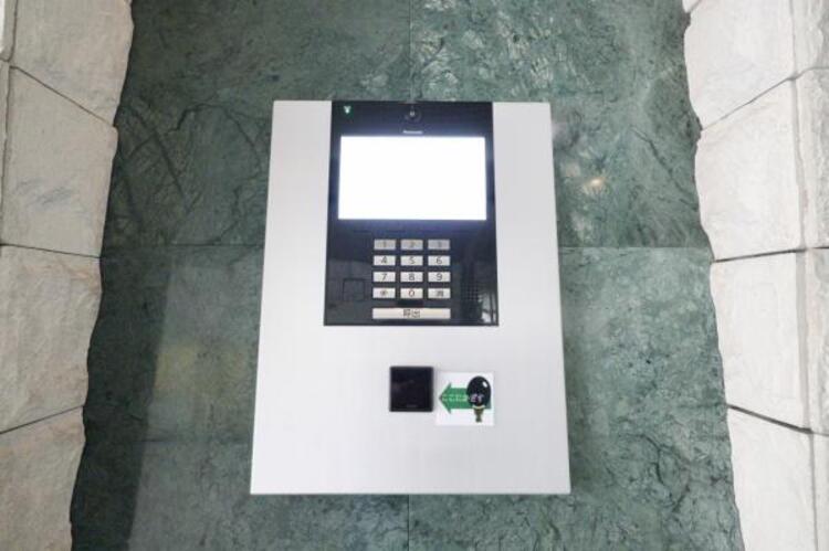 設備 オートロック　エントランスにはオートロックを採用。侵入者をシャットアウトし、住まいの安全性を高めます。