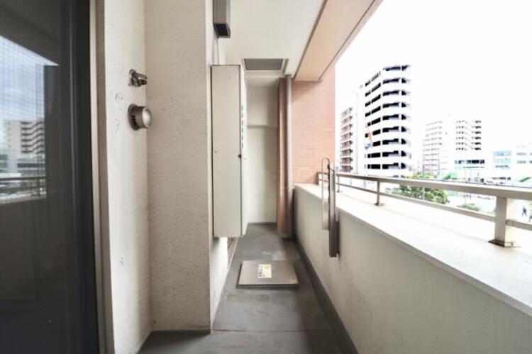 バルコニー ホット一息つきたいときに望むこの眺望。リラックスできる空間になりますね！