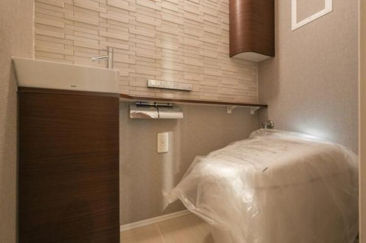 トイレ 清潔感溢れるトイレ。落ち着いた空間で安らぎのひとときをお過ごしいただけます。