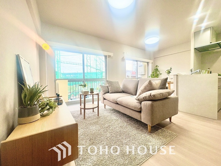 内装 【LIVING】◆煌びやか◆愛おしい家族との団欒の時間をより一層幸せなものに感じさせる煌びやかなLDK。輝かしい毎日が待っています。