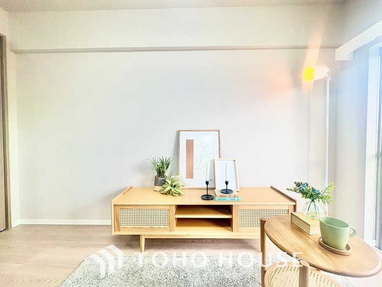 内装 【LIVING】◆眩い◆光が燦々と入り、家族の笑顔を照らす。「いつまでも続いて」と願う夢のような毎日がここにある。