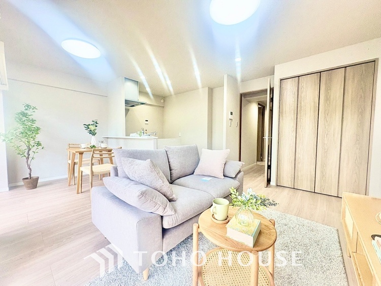 内装 【LIVING】◆住む喜び、楽しさ、感動◆を君と共有したい。いつまでもずっと家族を見渡せるこの広い空間で。