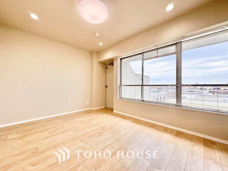 内装 ◆子供部屋◆冷涼な風、そよぐリビング。だんらんの場所はここから始まり、ここで終わる。家族の笑顔が集う素敵な場所だから、こだわり抜いた思いが詰まっているのだと思う。