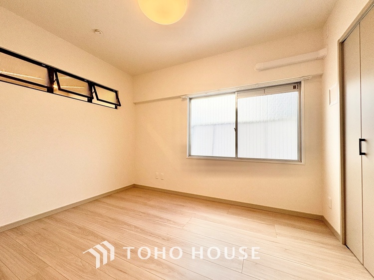 内装 ◆子供部屋◆冷涼な風、そよぐリビング。だんらんの場所はここから始まり、ここで終わる。家族の笑顔が集う素敵な場所だから、こだわり抜いた思いが詰まっているのだと思う。