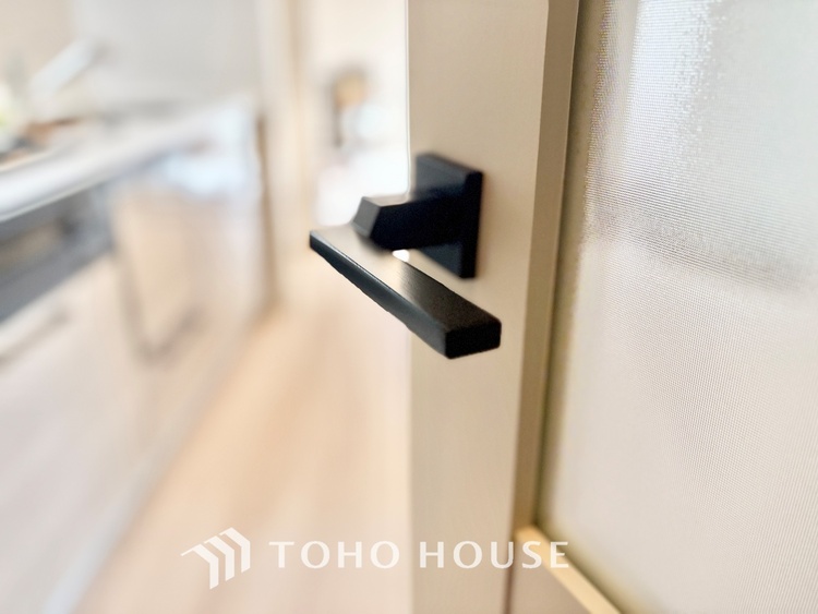 内装 ◆闇夜の輝き◆オレンジ色の光は大人になった今の僕にはわかる。1日の終わりを伝えに来たわけではなく、また明日が来る方へ導いてくれた事を。