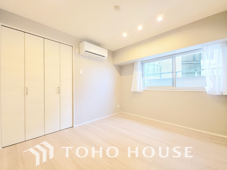 内装 極上のプライベート空間が、深い安らぎを誘います。一日の疲れを忘れさせる静けさと、心地よい目覚めを約束する聖域です。