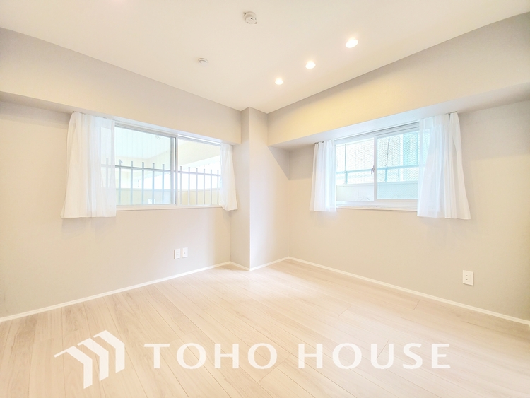 内装 極上のプライベート空間が、深い安らぎを誘います。一日の疲れを忘れさせる静けさと、心地よい目覚めを約束する聖域です。