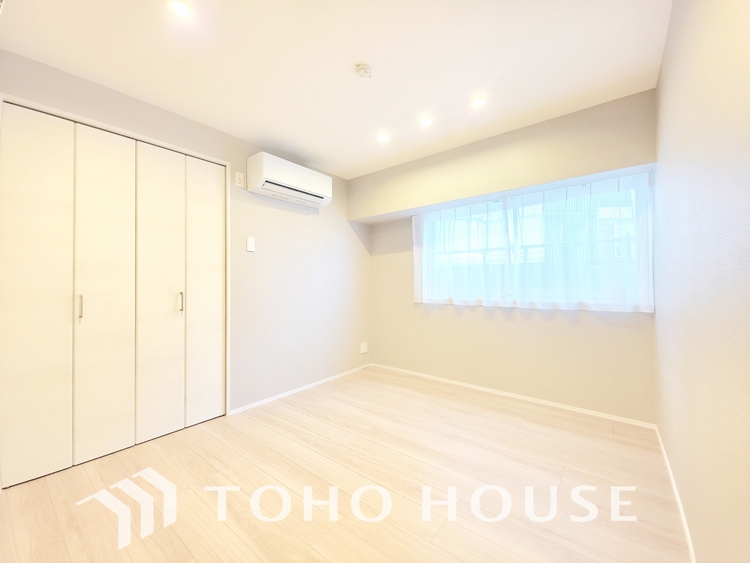 内装 極上のプライベート空間が、深い安らぎを誘います。一日の疲れを忘れさせる静けさと、心地よい目覚めを約束する聖域です。