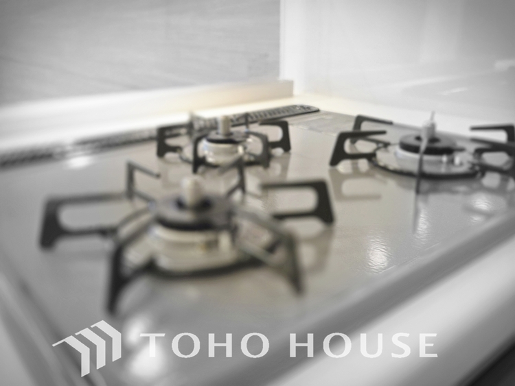 キッチン あなたの創造性を刺激する舞台。最新の機能と美しいデザインが融合し、料理の時間を至福の瞬間に変えます。