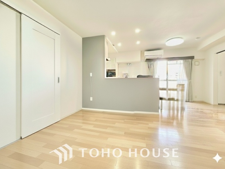 内装 上記画像について配置してあった家具や小物はCG処理により除去している為、上記画像はイメージ画像です。