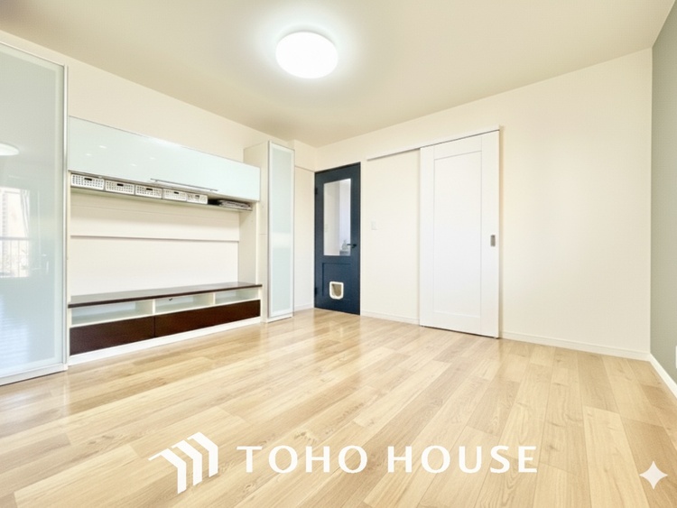 内装 上記画像について配置してあった家具や小物はCG処理により除去している為、上記画像はイメージ画像です。